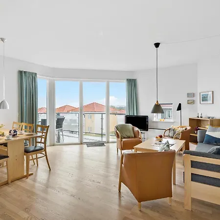 2 Bedroom Beautiful In Apartment